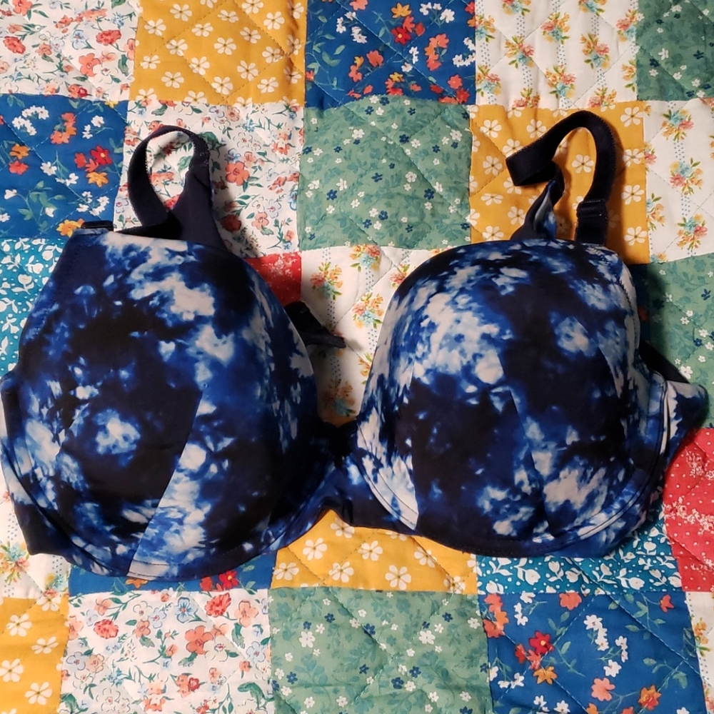 Torrid Curve blue and white bra 40c